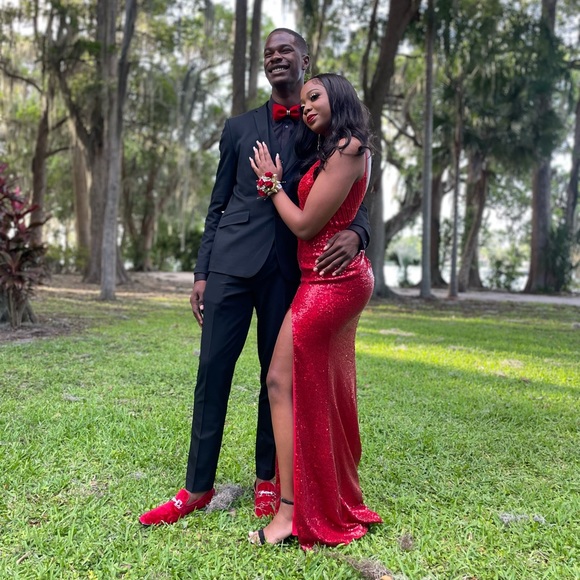 Red long ‘La femme’ prom dress from ‘So Sweet Boutique’. Size 6 - Picture 7 of 8